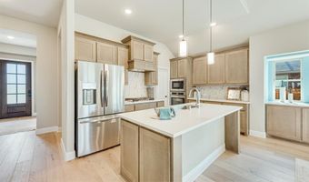 210 Comanche Trl, Alvarado, TX 76009