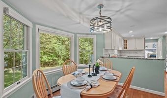 105 LYNN Cir, East Greenwich, RI 02818