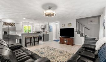 9 Good St, Billerica, MA 01821