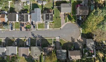 33 Coyne Ct, Bergenfield, NJ 07621