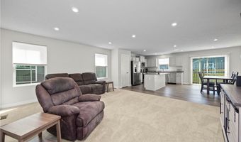 122 Eagle Cir, Amherst, OH 44001