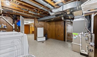 681 Archwood Dr, Ann Arbor, MI 48103