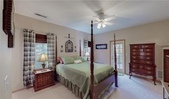 2 Ewes Ln, Bella Vista, AR 72715