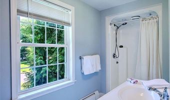 15 Sylvia Ln, Lincoln, RI 02865