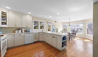 329 ESSEX Ave, Beach Haven, NJ 08008