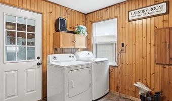 918 Columbia St, Algonac, MI 48001