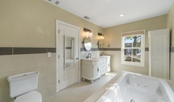 829 AVENUE C, Bayonne, NJ 07002