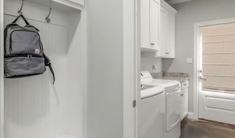 400 Halifax Cir, Benton, LA 71006