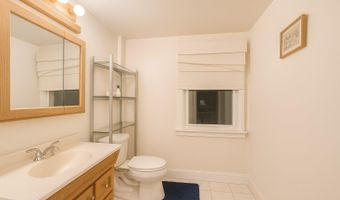 9 Bagley Ave, Albertson, NY 11507