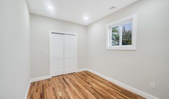 17 Banbury Ct, Amityville, NY 11701