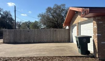 1601 Andrea St, Alice, TX 78332
