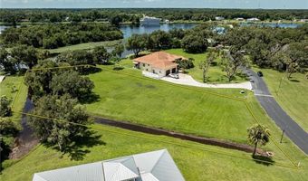 16520 Oakview Cir, Alva, FL 33920