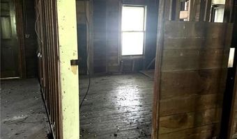 617 N Houston St, Adrian, MO 64720