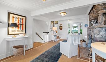 27 Prospect Hill Rd, Branford, CT 06405