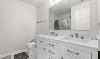 7022 Forrester Ln, Indianapolis, IN 46217