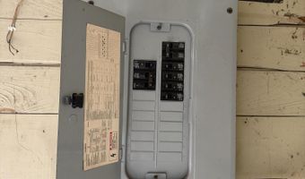 21 7th St, Auburn, ME 04210