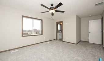 2427 E Caolinn Pl, Brandon, SD 57005
