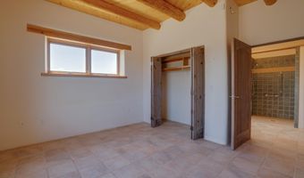 135 Los Rios Rd, Arroyo Hondo, NM 87513