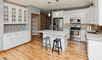 718 NE Brook Haven Dr, Ankeny, IA 50021