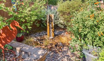 2148 Birchwood Ln, Ashland, OR 97520