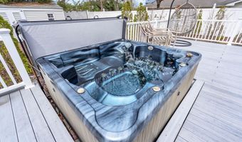 7 Glenwood Dr, Bayville, NJ 08721