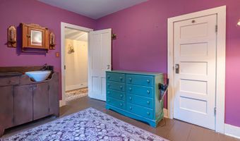 303 E Main St, Abingdon, VA 24210