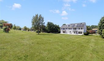 18 J H Dwyer Dr, Middletown, RI 02842