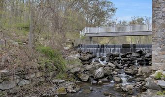 28 Armstrong Rd C15, Coventry, CT 06238