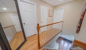 29 North Plz, Amity Harbor, NY 11701