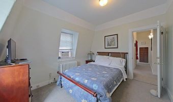 36 Dixon St, Newport, RI 02840
