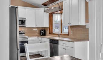 41 Deck St, Barnegat, NJ 08005