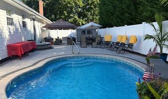 160 Grand Central Ave, Amityville, NY 11701