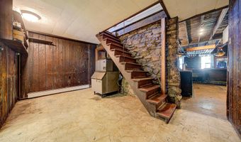 2165 STATE St, Alburtis, PA 18011