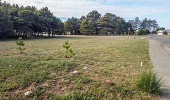 2847 SPINNAKER Dr SW, Bandon, OR 97411