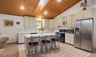 3900 Dursum Ave NE, Ada, MI 49301