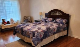 20 6th St, Barnegat, NJ 08005