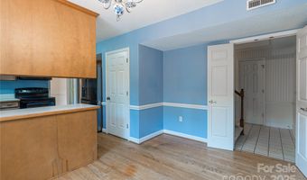 2011 E Barden Rd, Charlotte, NC 28226