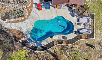 828 Shady Grv, Adkins, TX 78101
