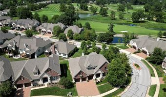 259 Meadowbrook Country Club Est, Ballwin, MO 63011