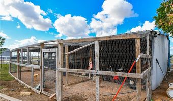 1093 Sunderman Rd, Alleyton, TX 78935