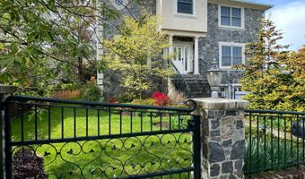 2138 PATRICK HENRY Dr, Arlington, VA 22205