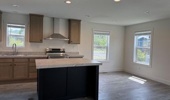 1 Corral Ln #37, Ashland, OR 97520