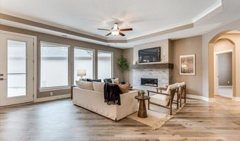 7726 E Turquoise, Bel Aire, KS 67226