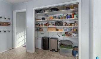 606 N 3rd St, Beresford, SD 57004