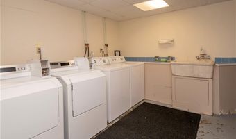 45 Ayrault St 5, Newport, RI 02840