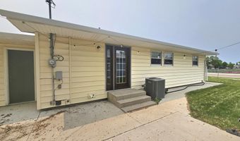 1403 S Lloyd St, Aberdeen, SD 57401