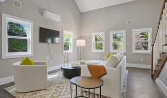 28 Alan Rd, Danbury, CT 06810