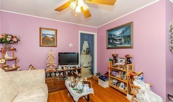 218 S Hull St, East Providence, RI 02914