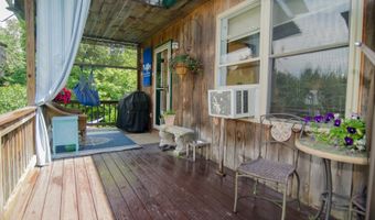 488 Kittredge Rd, Barton, VT 05822