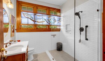 119 Washington St, Bay St. Louis, MS 39520